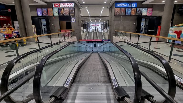 El centro comercial Los Rosales de A Coruña experimentó hace unos días el cierre de sus salas de cine