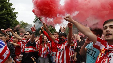 Recibimiento al Real Sporting en la previa del partido de playoff contra el Espanyol