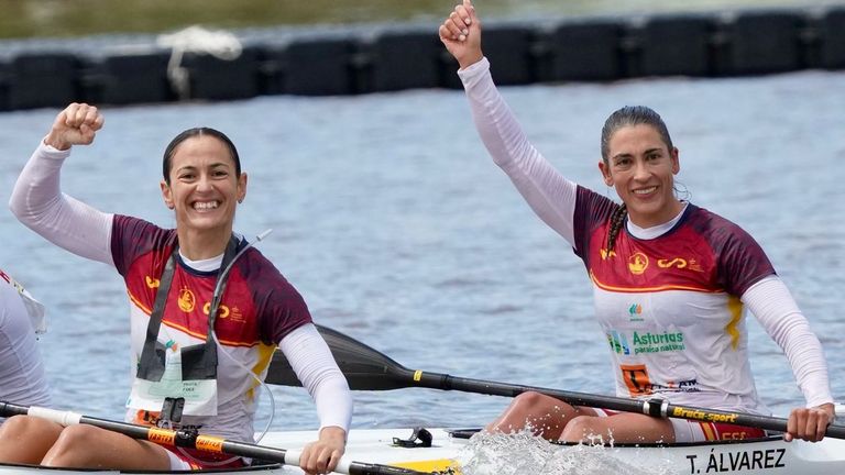 Jornada de medallas para el piragüismo gallego: oro en K2 para Tania Álvarez y Tania Fernández y plata para Jaime Duro y Manuel Garrido, en C2