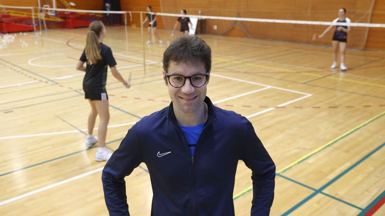 Iago Roel, psicólogo deportivo: «El móvil y las redes sociales crean una adicción de la que es difícil salir»