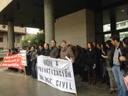 Los concentrados por el registro civil y las cl�usulas suelo, en el edificio de la Audiencia
