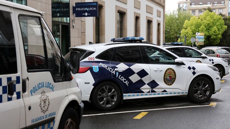 Detenido en Vilagarcía por circular drogado, sin carné, sin seguro y con dos perros sueltos