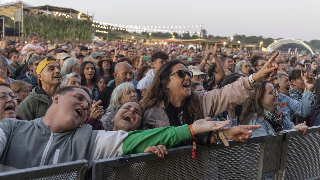As son las termas de A Chavasqueira de Ourense, reconstruidas y reabiertas.El chupinaso de las fiestas de Rianxo, en la ltima edicin.