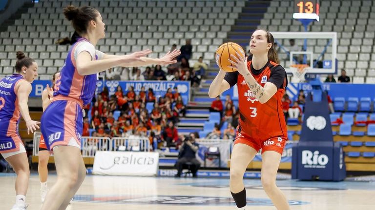 El Ensino sucumbió en el primer asalto  de los cuartos de final del play-off por el título ante el Valencia Basket