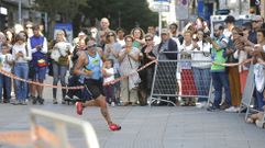 El pblico se reparti por toda la ciudad y se iba cambiando de sitio para ver la natacin, el ciclismo y a las atletas correr.