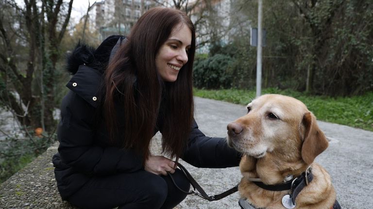 Marina, una invidente catalana que se empeñó en vivir en Ourense: «Siempre sentí que no encajaba en ningún sitio hasta que llegué aquí»