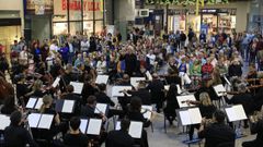 La Filharmona ofreci un concierto en rea Central en el marco de las actividades por su aniversario