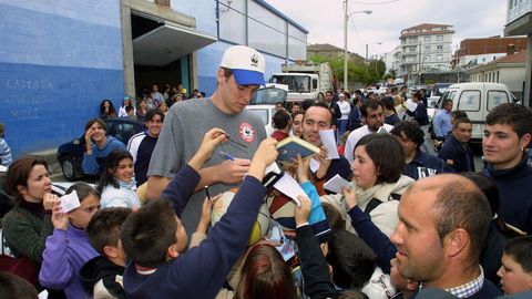 Gasol estuvo en Muxa y Camarias el 28 de abril del 2003