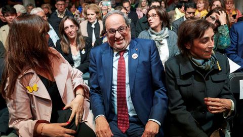 La exconsejera y número dos de JxCat por Barcelona a las generales, Laura Borrás, en un acto de campaña junto al presidente de la Generalitat, Quim Torra, y la esposa de este, Carola Miró