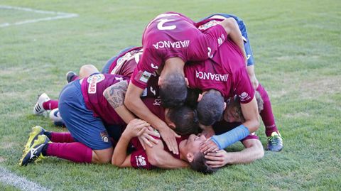 El Pontevedra CF vence al Racing de Ferrol