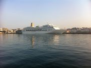 El �Oriana�, atracado en el muelle de Trasatl�nticos del puerto de A Coru�a
