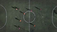 Un partido de fútbol en una imagen de archivo.