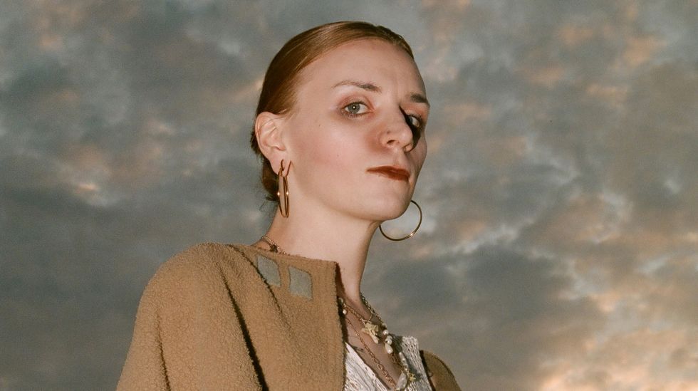 La artista britnica Aya Feat actuar en la Sala Malatesta