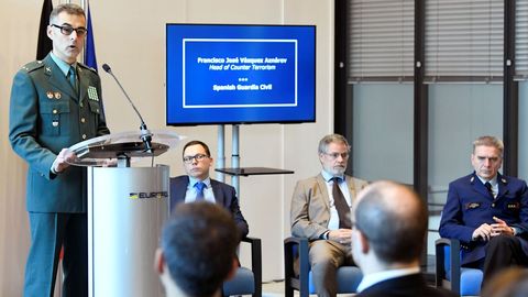 Francisco José Vázquez, jefe de la Unidad Antiterrorista de la Guardia Civil, este lunes, durante la presentación de la operación lanzada por Europol contra la propaganda yihadista
