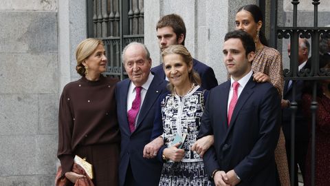 El rey emrito junto a las infantas Elena y Cristina y sus nietos Juan Urdangarin, Victoria Federica y Felipe Juan Froiln