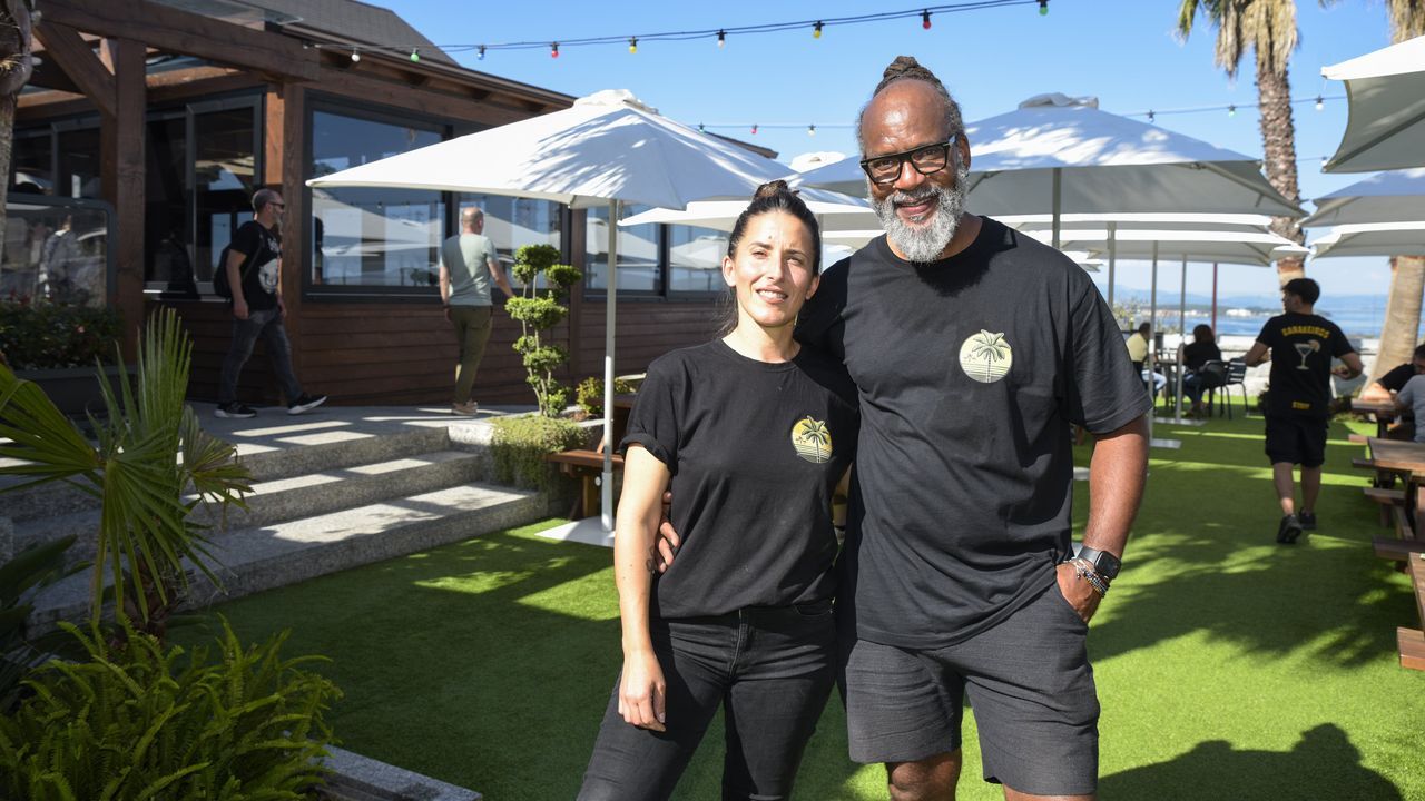 banana.Leticia y Douglas son los responsables de Banana Verde, en Vilalonga, Sanxenxo