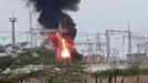 Captura de un vídeo del incendio en una subestación eléctrica en Crimea, presuntamente causado por un ataque de fuerzas ucranianas sobre territorio ocupado por el Ejército ruso