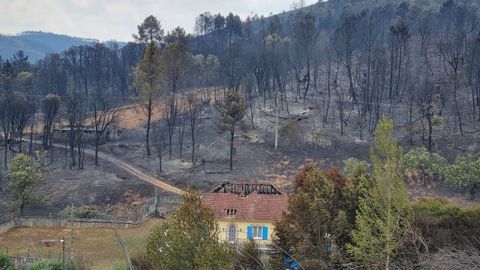 El incendio quemó 34 casas en A Veiga de Cascallá