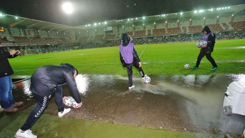 El estadio de Pasarn, en Pontevedra, inundado