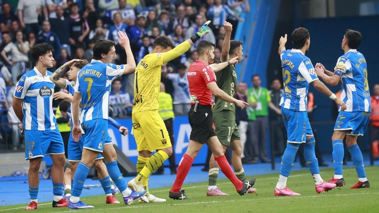 El Deportivo se sobrepone a la segunda gran pifia del VAR en solo seis días