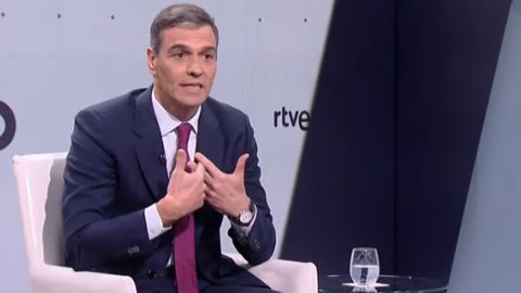 Pedro Snchez durantesu primera entrevista en TVE despus de anunciar que continuar al frente del Gobierno