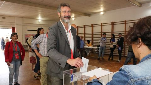 El alcalde de Vilagarcía y candidato del PSOE, Alberto Varela