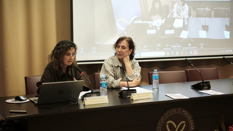 CharlaPsicologia.La consejera de Educaci�n, Eva Ledo, inaugura la X Jornada de Psicolog�a de Emergencias junto a la decana del colegio Oficial de Psicolog�a del Principado, Elvira Vilorio.