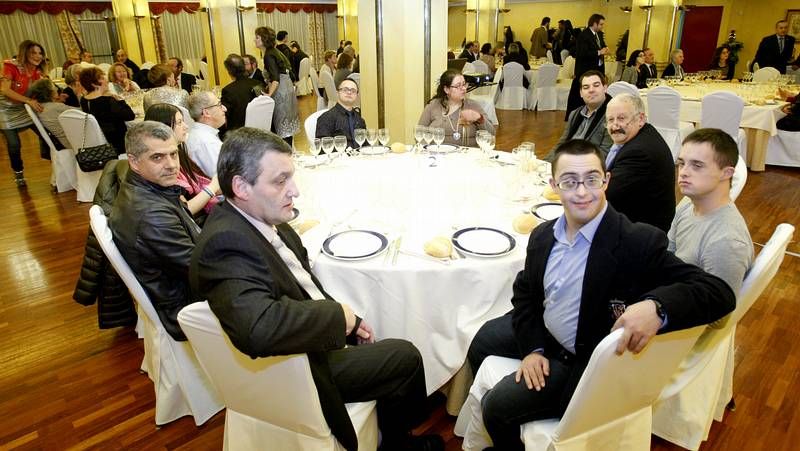 Un manto blanco cubre la monta�a lucense.El subdelegado del gobierno, Ram�n Carballo, particip� en el torneo