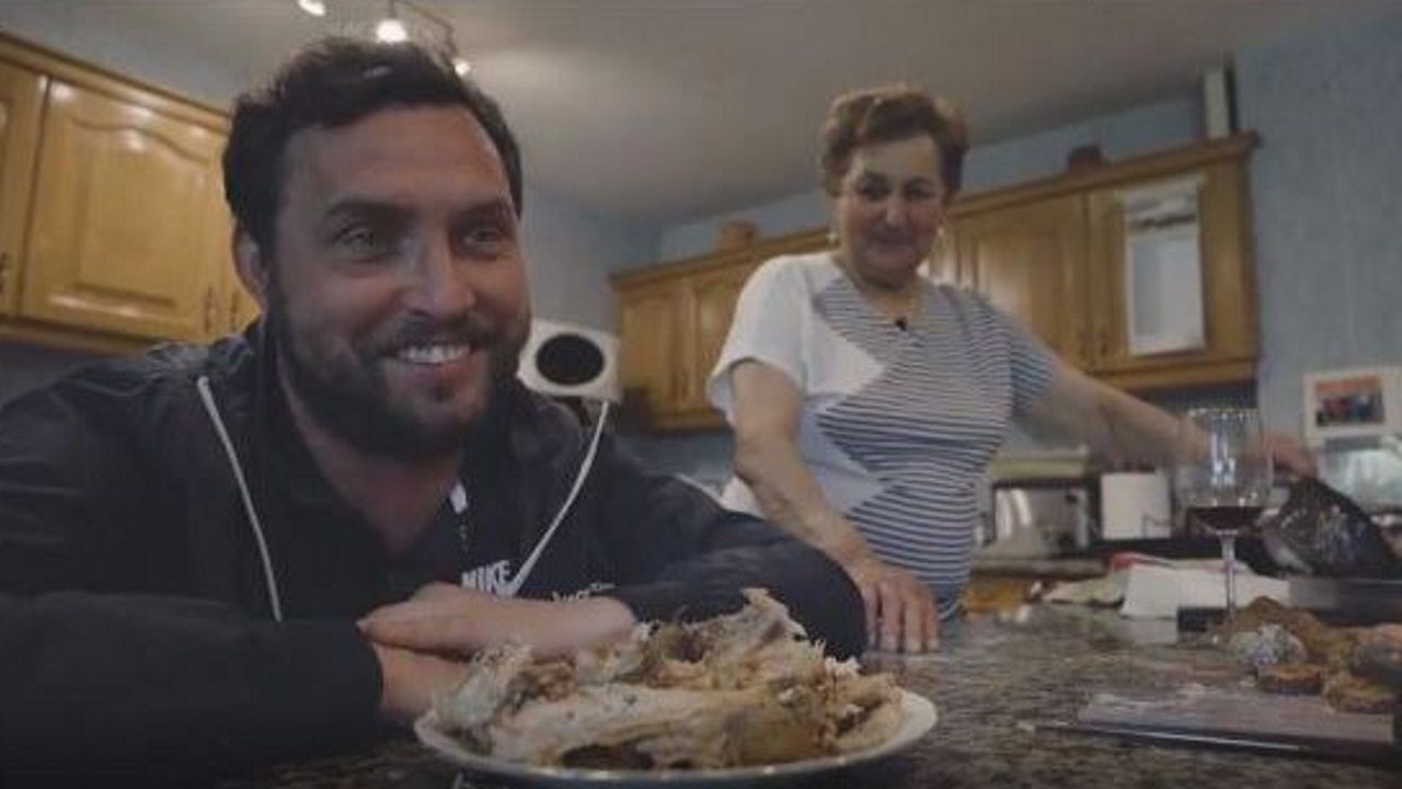 Pescados y mariscos para�Nochebuena.Arantza Portabales, Berto y �rica Esmor�s. 