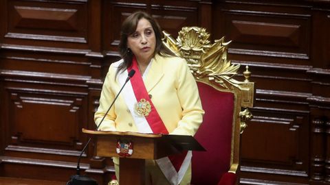 Dina Boluarte, tras jurar como presidenta de Per