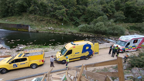 Evacuaci�n de trabajador herido grave tras caer de altura en encofrado