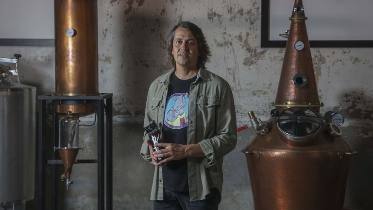 Pepe Albela, mestre destilador: «O gran embaixador é quen está detrás da barra»