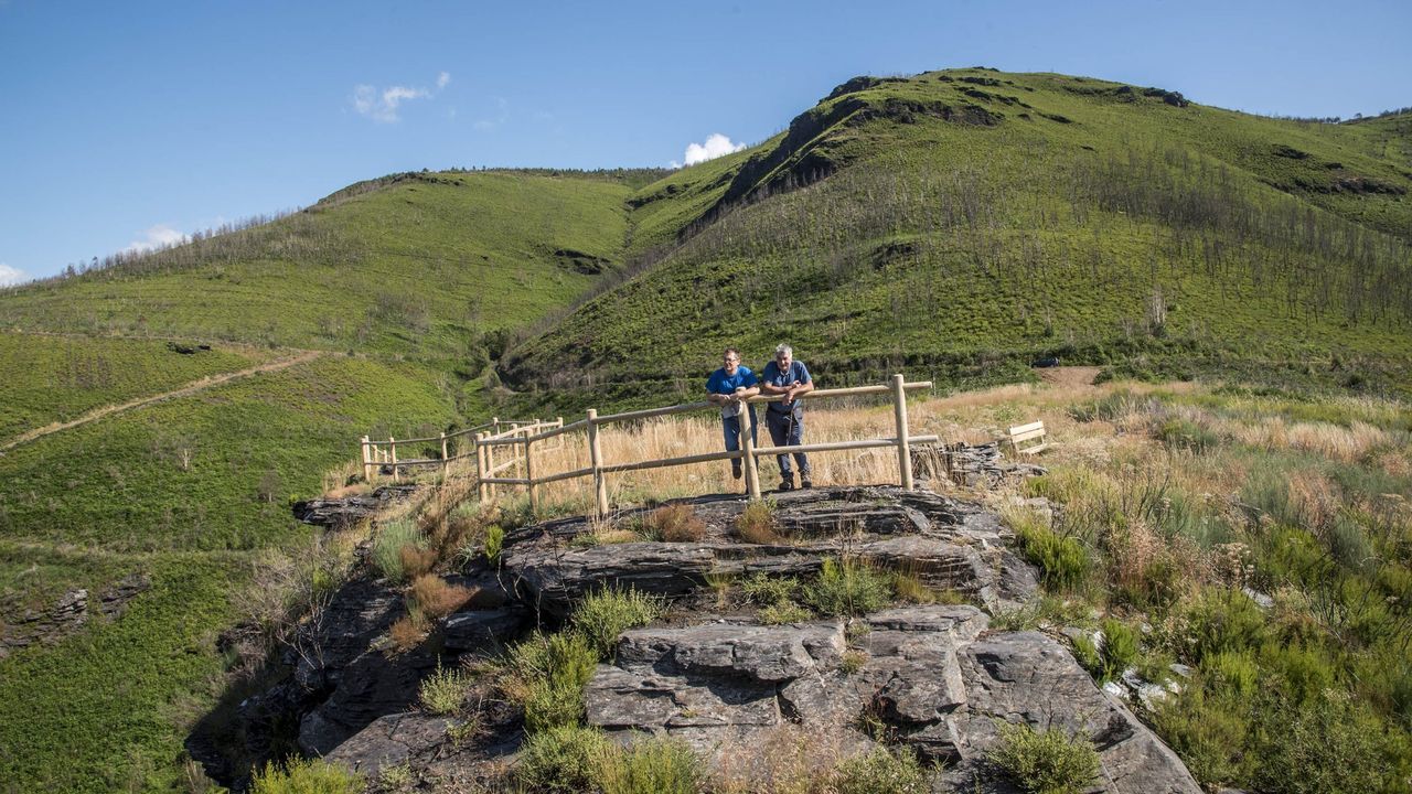 Algunos de los soutos de la zona.Mirador de San Mamede en la Ruta do Ferro, en O Inicio