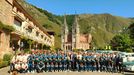 El primer equipo masculino, femenino y directiva del Real Oviedo, en Covadonga