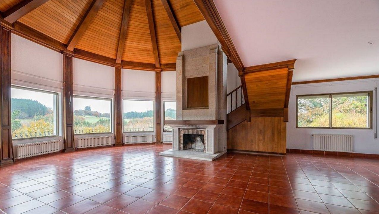 La gran casa de Conturiz que ha rebajado la Sareb.La constructora L&oacute;pez Cao invirti&oacute; 200.000 euros en la m&aacute;quina que fabrica los tabiques de hormig&oacute;n aligerado desarrollados por el consorcio formado con Naos, GalaiControl y la UDC. El nuevo sistema adelanta el fin de las paredes de ladrillo y la llegada del hogar digital