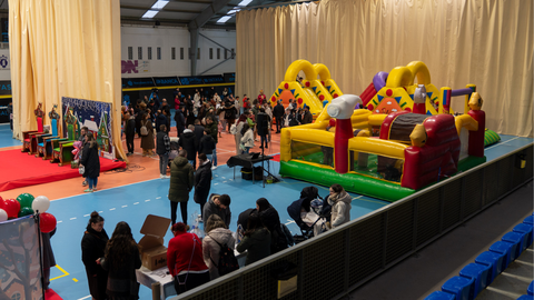 Fiesta de bienvenida para los Reyes Magos celebrada ayer domingo en San Sadurni�o.