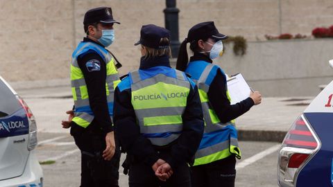 La Policía Local de Vilagarcía cursó una veintena de denuncias el fin de semana