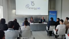 María Landeira Suárez, presidenta de EnergyLab y delegada de Desarrollo de Renovables de Naturgy en Galicia, con Fernando Val López, director general de EnergyLab en un acto celebrado a principios de octubre