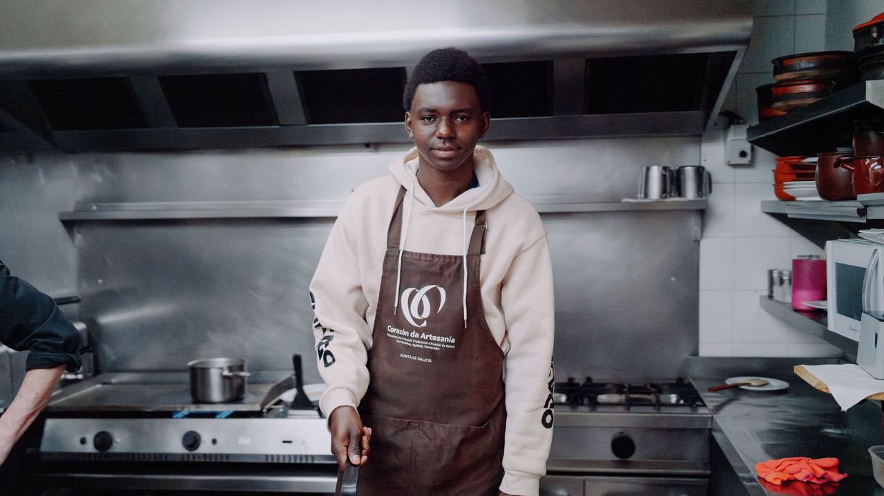 La fenesa Luna Nogueira toca el chelo desde los siete a�os.