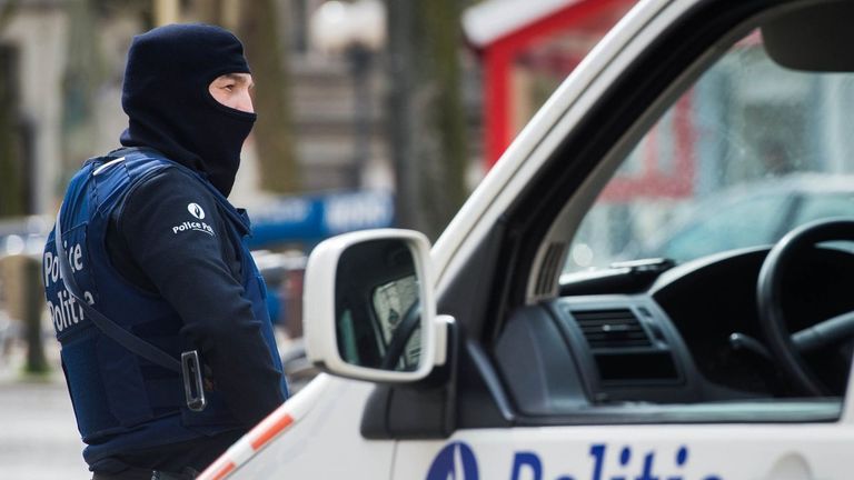 Bruselas pone toque de queda a bares y burdeles para frenar la ola de violencia