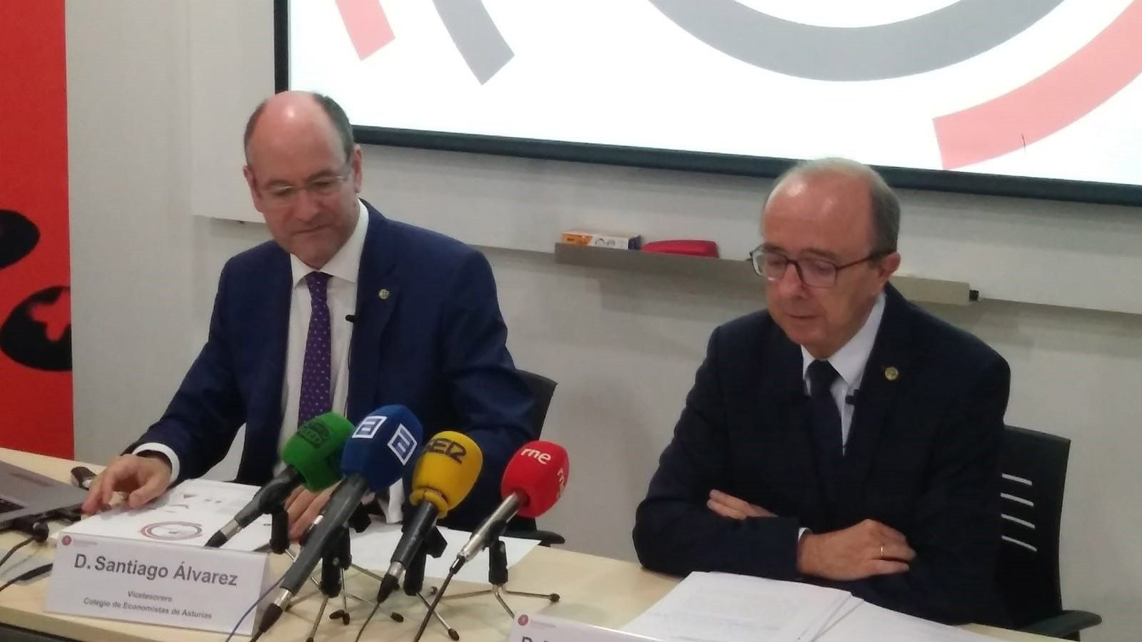 Santiago lvarez y Miguel de la Fuente