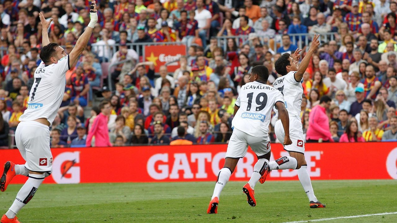 Terrazas llenas en el primer d�a de la primavera gallega.Salom�o marc� el gol del empate contra el Barcelona en el Camp Nou y el Deportivo se mantuvo en Primera en el 2015