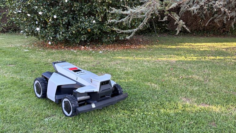 Segway Navimow X450: el cortacésped sin cables con tracción total y GPS RTK