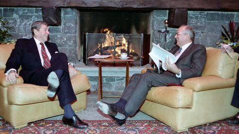 Con Reagan, en Suiza, en 1985