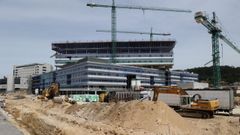 Aspecto actual de las obras de construcción del nuevo hospital público de Pontevedra, conocido como Gran Montecelo