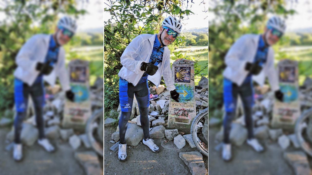 �LBUM: As� celebr� el Paradela su ascenso.Un momento de la votaci�n de las elecciones municipales el pasado d�a 26 en una de las mesas de Sarria