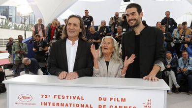 Laxe (derecha), con los actores de su filme, Amador Arias y Benedicta Sánchez