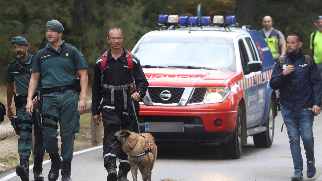 Guardia Civil y voluntarios durante la búsqueda
