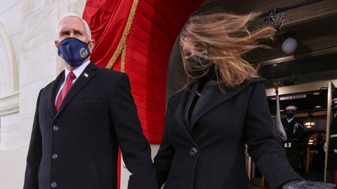 El hasta ahora vicepresidente Mike Pence y su esposa Karen