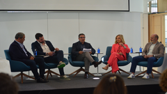 Los ponentes de la mesa redonda debaten sobre los usos de la Inteligencia Artificial